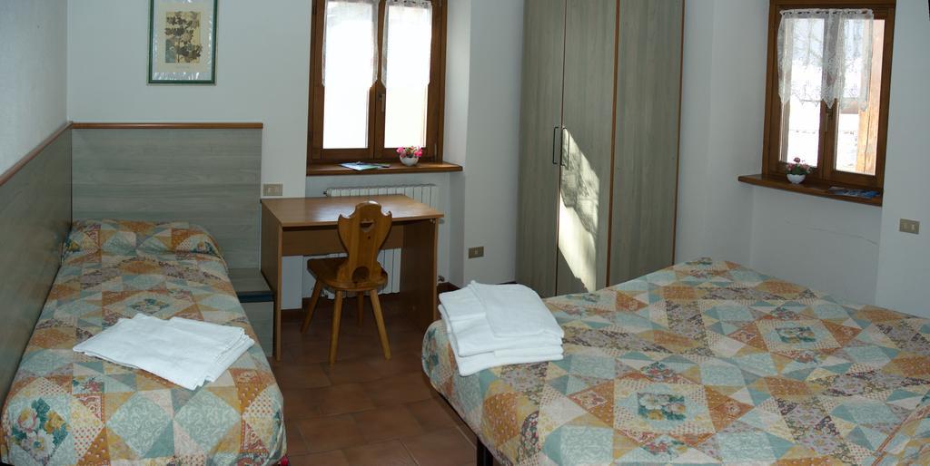 Casa Vacanze Ca' De Val Campodolcino Zimmer foto